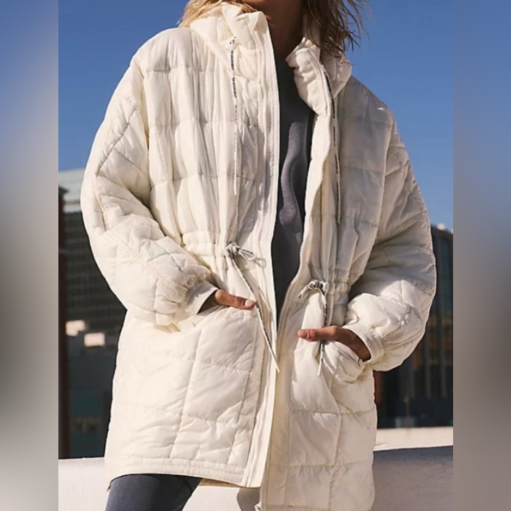 Free People Patricia Packable Poncho Puffer coat. NWT